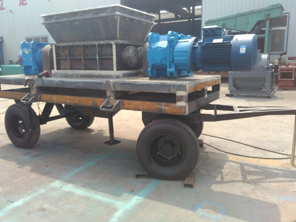 移動(dòng)式萬能撕碎機(jī) 移動(dòng)式萬能撕碎機(jī)